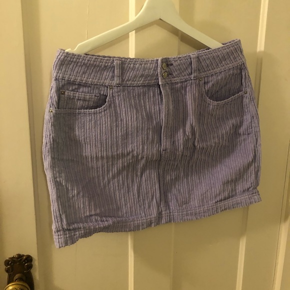 BARELY WORN URBAN OUTFITTERS LILAC PURPLE CORDUROY SKIRT. - Picture 3 of 3